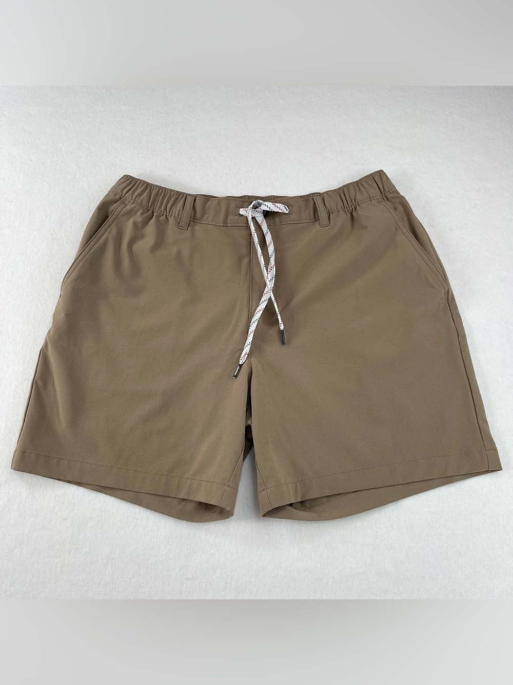 Chubbies Everywear Performance Shorts Men L Beige Lined Drawstring 6" Inseam